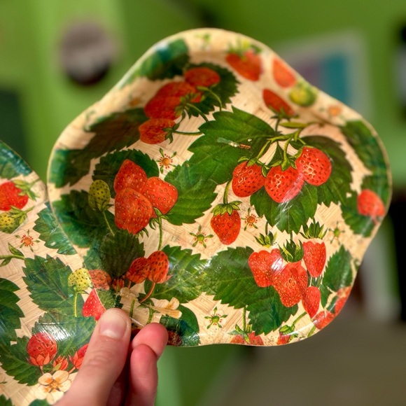 VTG Cottagecore Strawberry Vines Field Cottagecore Bamboo Made Bowls Set of 2 - Picture 4 of 11